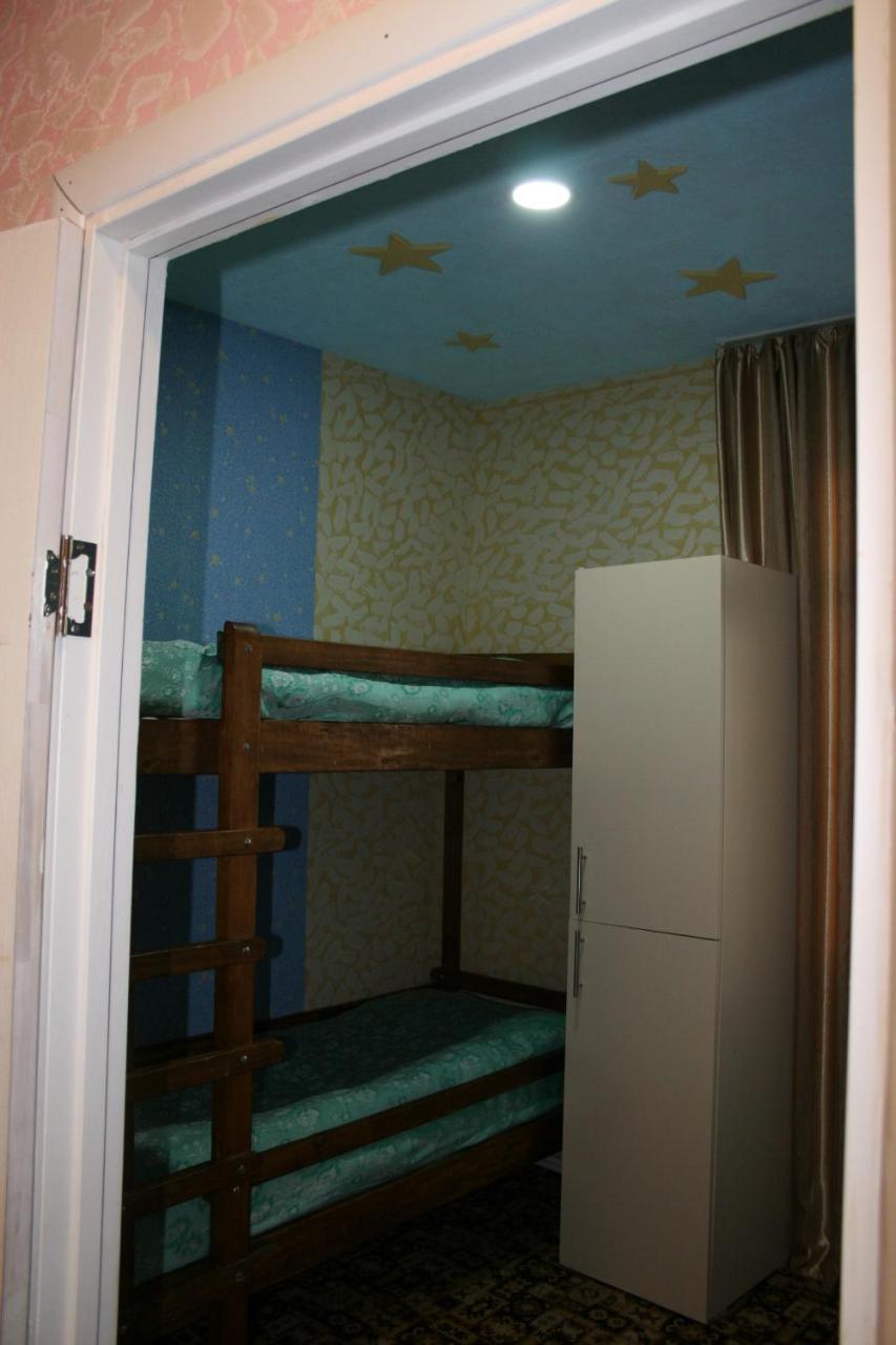 Guest House Nima Borjomi Bagian luar foto